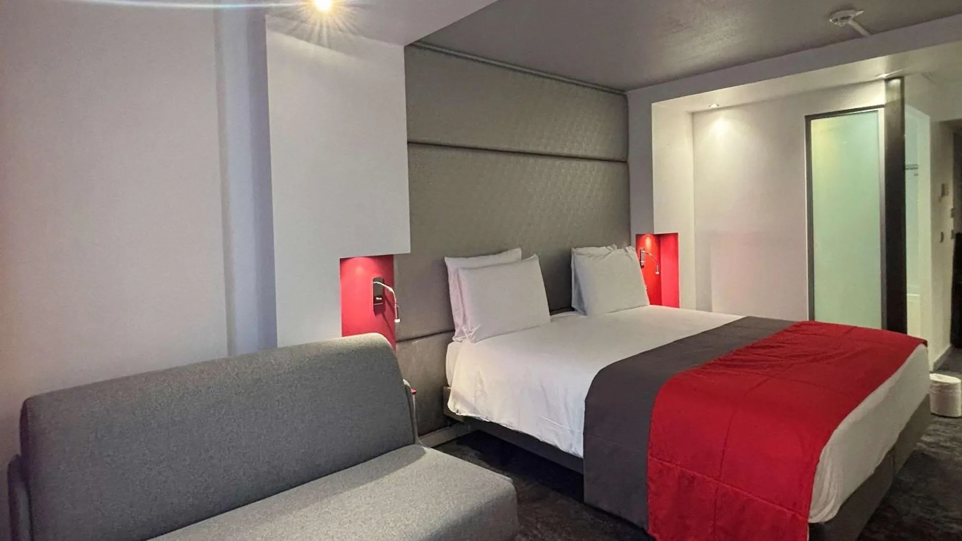 Mercure Montmartre Sacre Coeur Hotel 4*